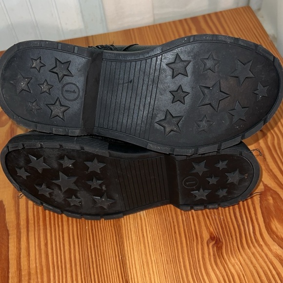 Cat & Jack Black Ankle Boots 1 - Picture 6 of 8